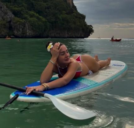 GASTOZ TAMO ROBIJAO, A ONA NAKON RASKIDA ODMAH OTIŠLA: Objavila i ko je s njom, obline Anđele Đuričić sevaju (FOTO)