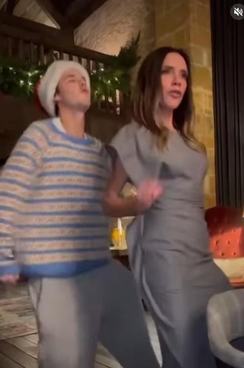 Ples Viktorije Bekam sa sinom Kruzom Bekamom