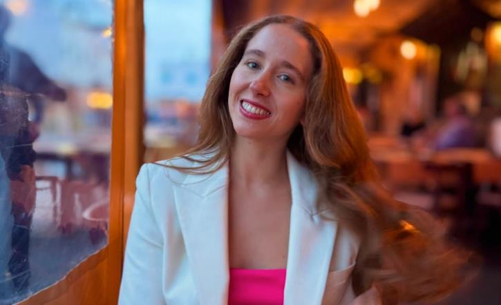 Efton Makit, bivša devojka Bruklina Bekama