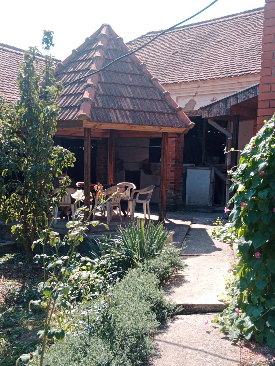 Na prodaju kuća u naselju Brzohode