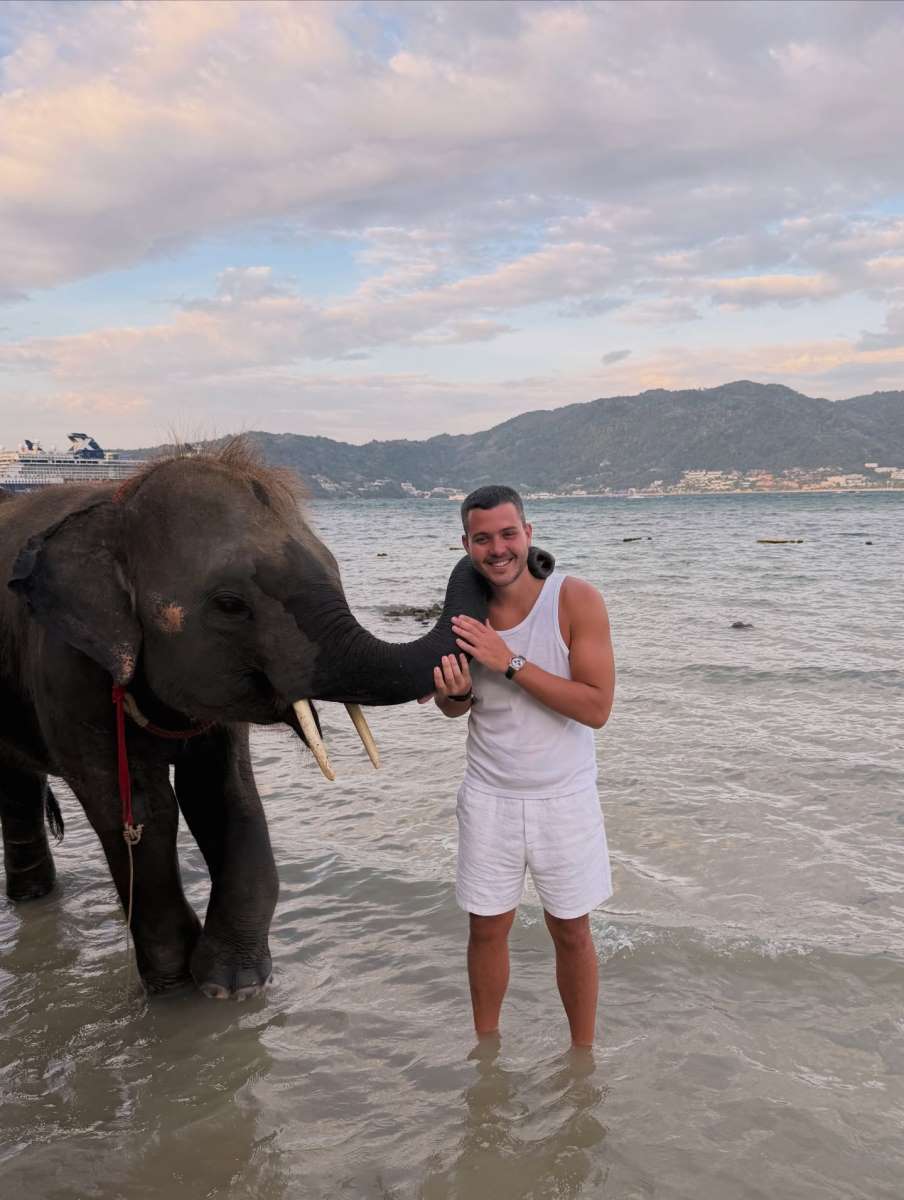 Viktor Živojinović na Tajlandu