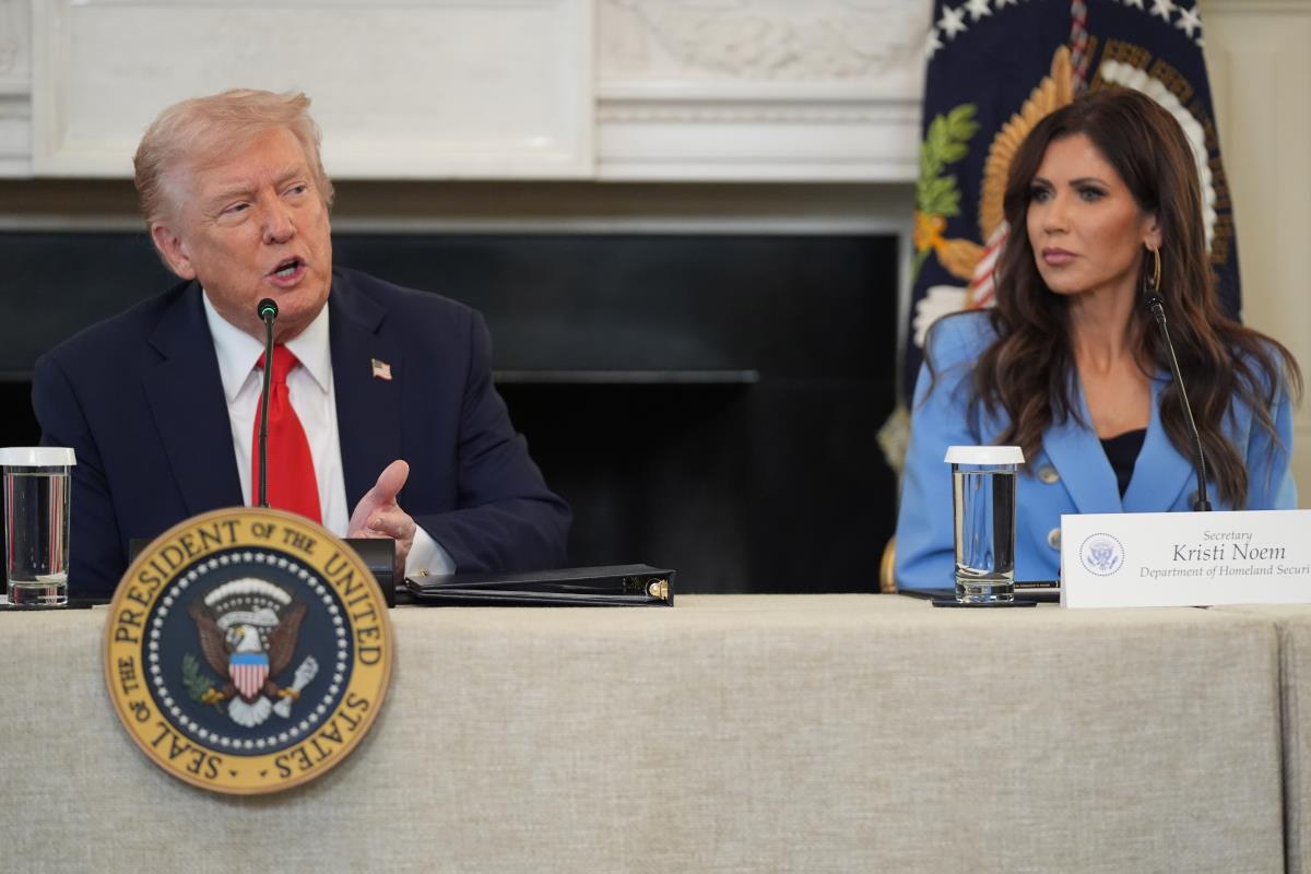 Donald Tramp Kristi Noem