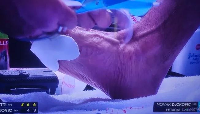 Novak Đoković na meču protiv Musetija