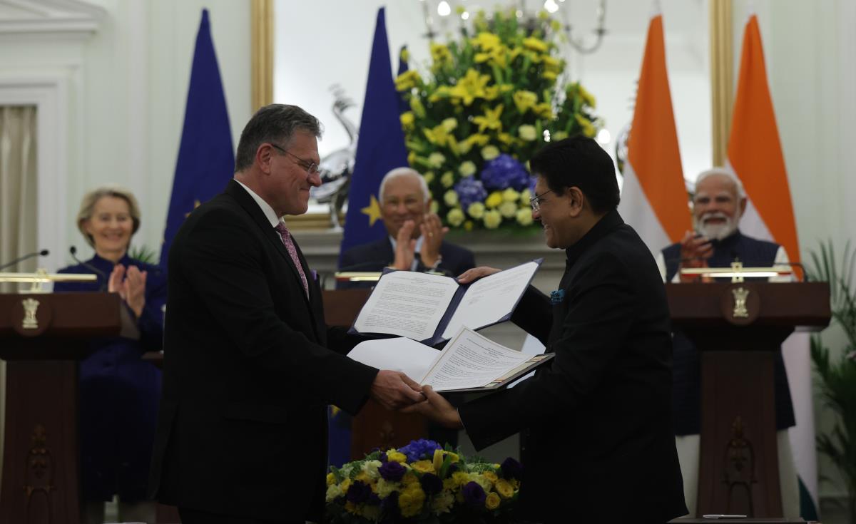 Indija07 EPA Rajat Gupta.jpg