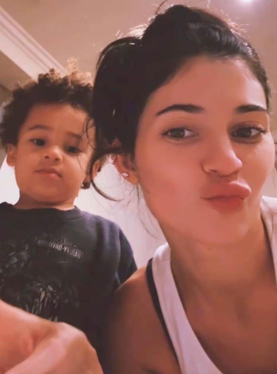 Kajli Džener sa sinom Ajrijem