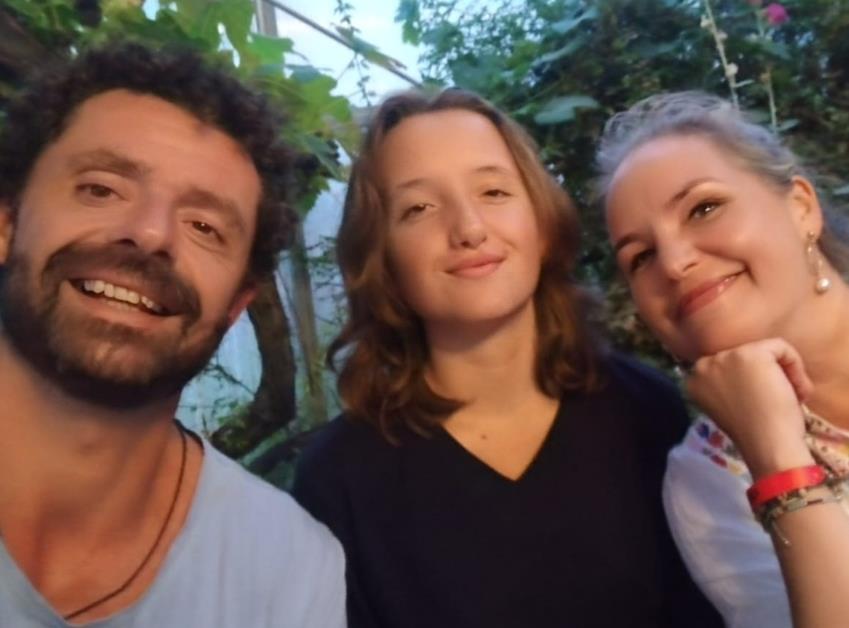 Ejmi Abrahamson i Vik Kokula