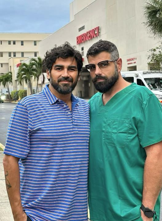 Azis sa svojim suprugom doktorom