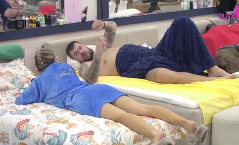 "ŠTA SE DOBIJA OD KONJA I KOBILE?" Janjuš ponižava Aneli Ahmić, a ona šokirala izjavnom: Kokoška domaća životinja, drži se u stanu?!