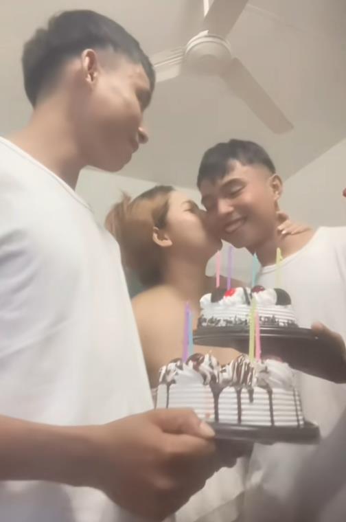 Devojka u vezi sa dvojicom identičnih blizanaca