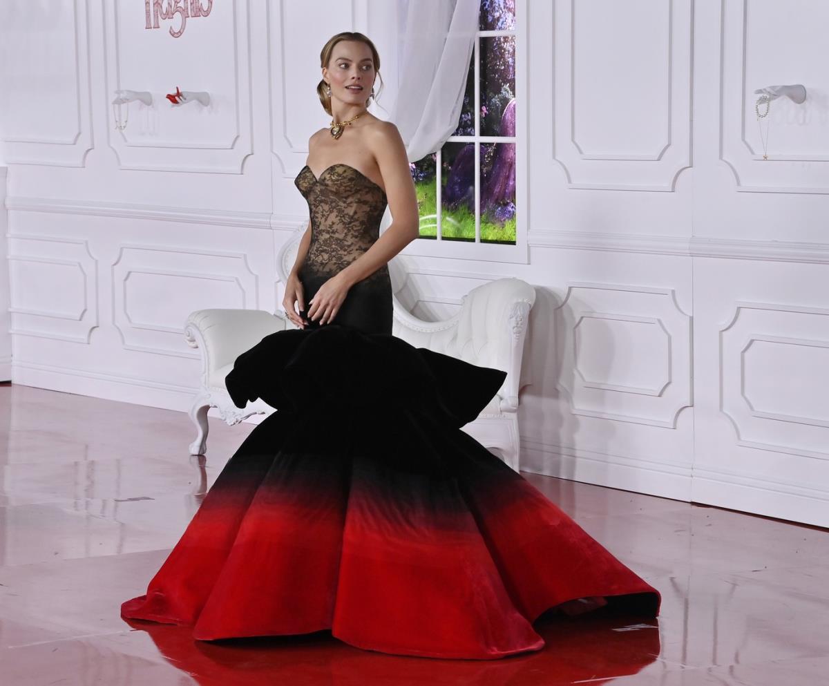 Margo Robi na crvenom tepihu sa dijamantskom ogrlicom Elizabet Tejlor