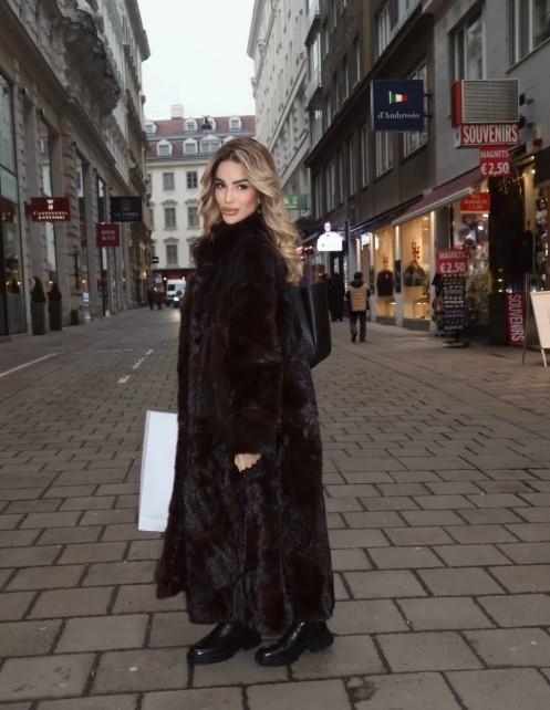 ALEKS NIKOLIĆ PROSLAVILA ROĐENDAN DALEKO OD SRBIJE: Evo sa kim je duvala svećice