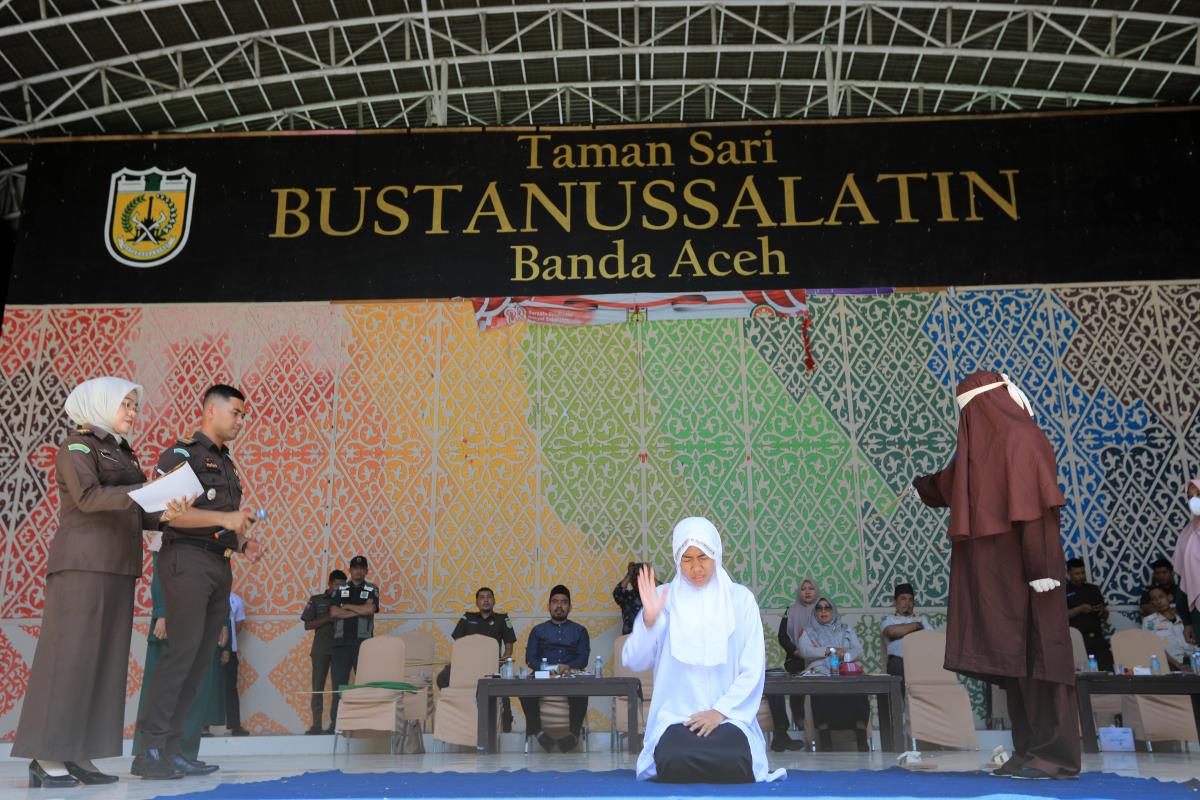 bekam03 EPA Hotli Simanjuntak.jpg