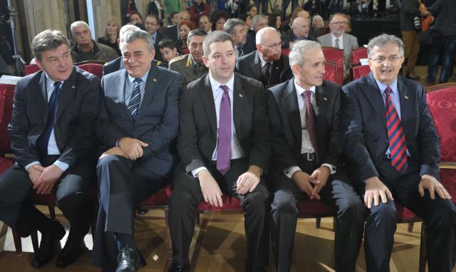 tomislav-nikolic-sretenje-odlikovanja.jpg