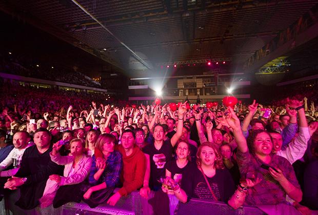 lepa-brena-brena-koncert-novi-sad-spens.jpg