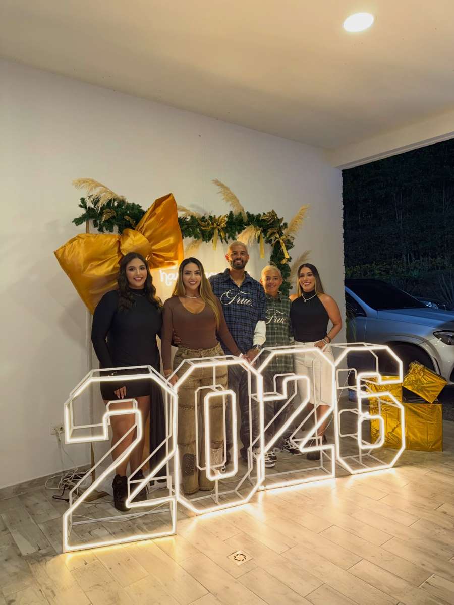 Edvin Kardona sa porodicom