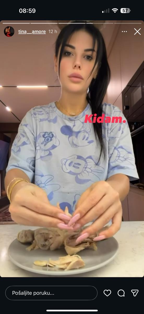 Pevačica sprema ručak na poseban način