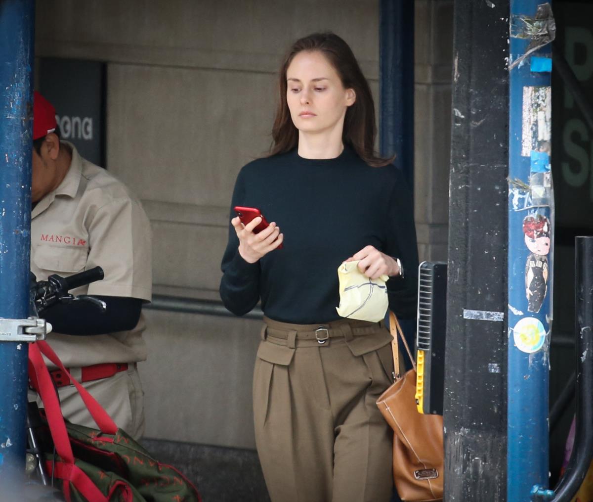 Karina Šulijak - Epstajnova naslednica