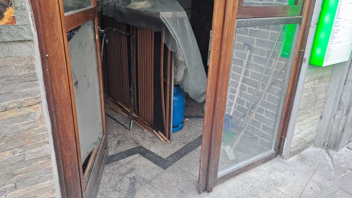 Nikola Dragojlović Kaja Ostojić lokal bomba