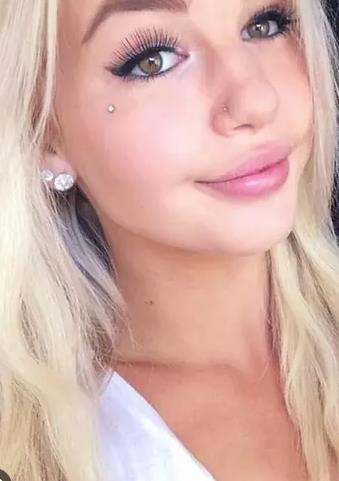 Amber Luk pre tetovaža (4).png