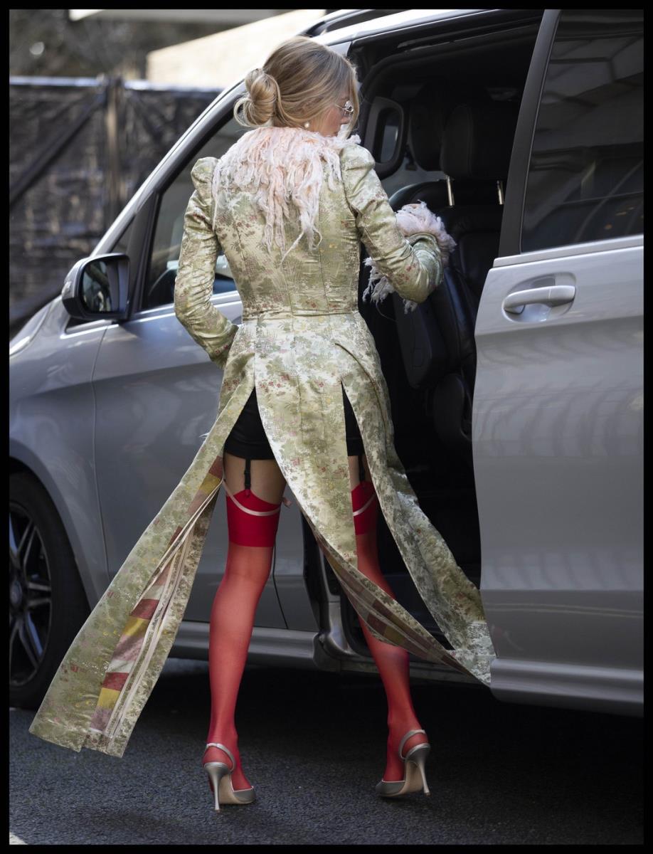 Margo Robi u arhivskom Dioru Džona Galijana na promociji filma u Londonu