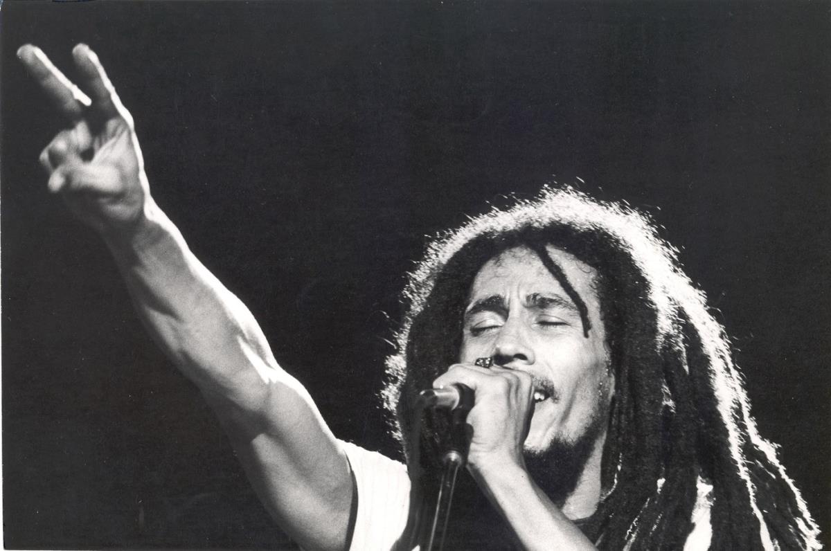 Bob Marli bio je jamajkanski rege pevač, gitarista i tekstopisac