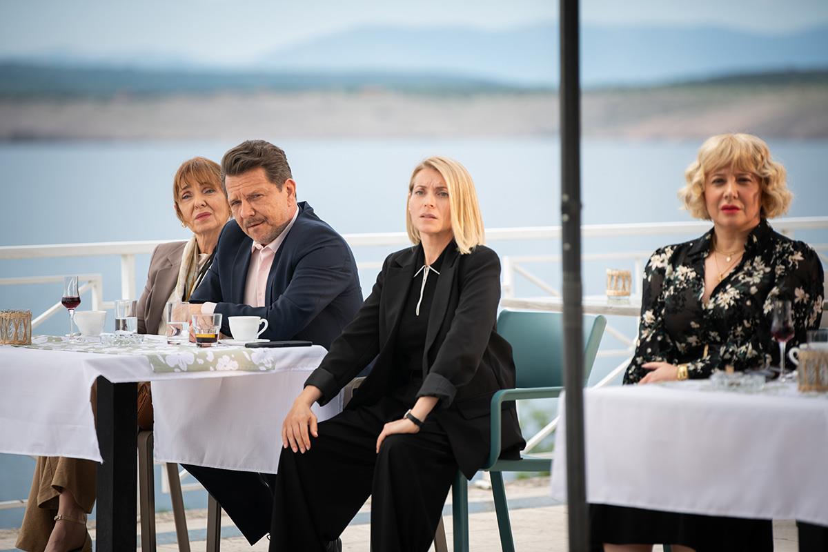 Kadrovi iz filma Svadba