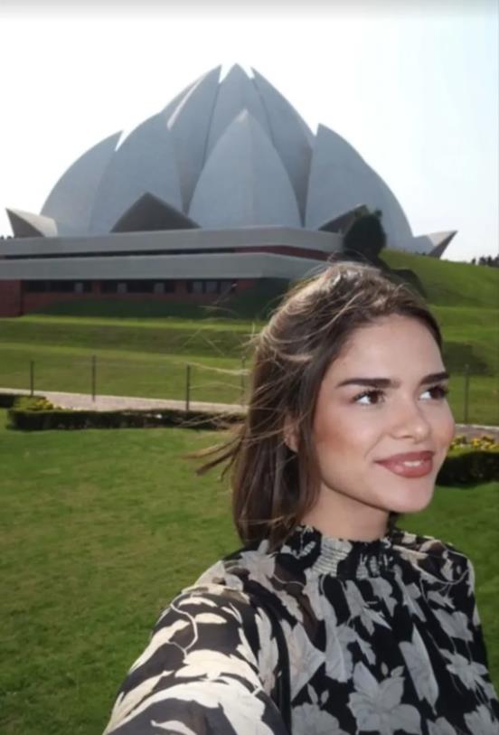 Sofija Dacić na putovanju u Indiji