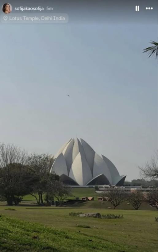 Sofija Dacić na putovanju u Indiji