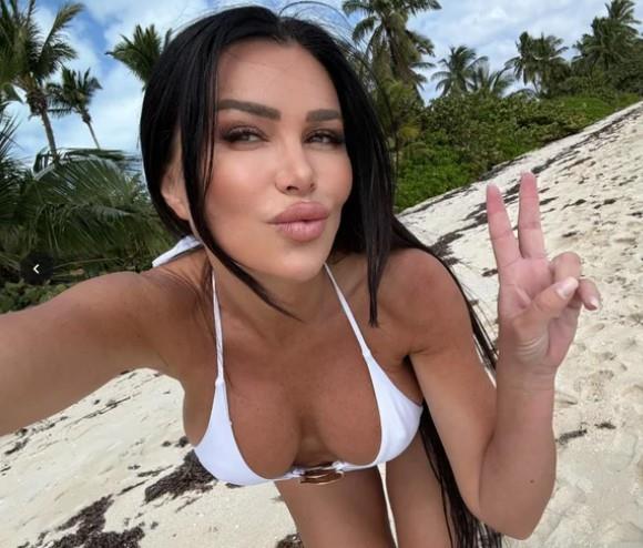 POVRATAK OD KOG RIJALITI IGRAČI STREPE! Stanija Dobrojević sletela u Beograd, odmah se bacila majki u zagrljaj