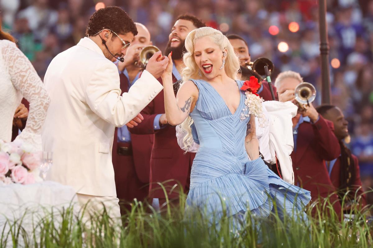 Bed Bani i Lejdi Gaga na Superboulu 2026