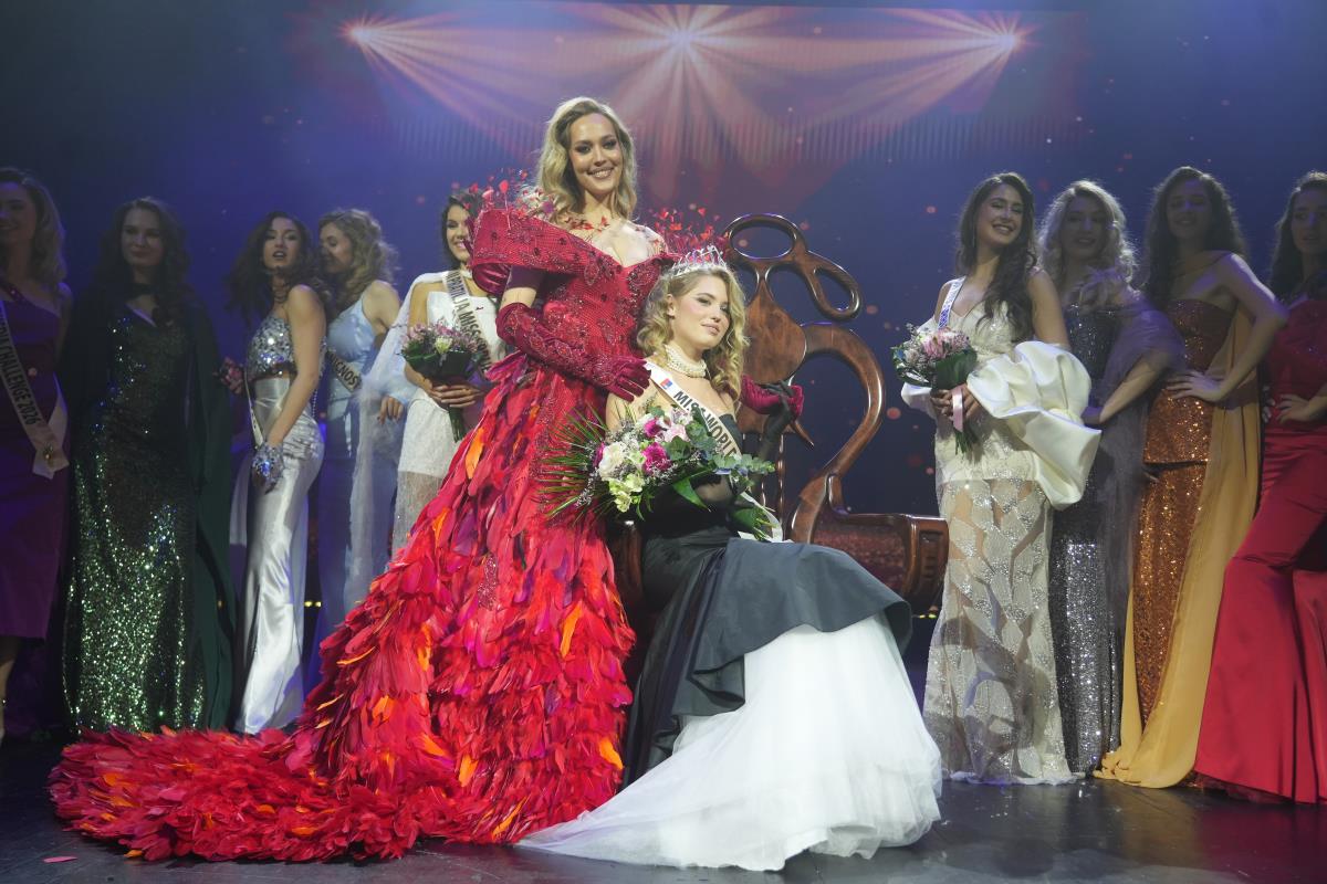 Simona Manojlović nova Mis Srbije 2026 u crnoj elegantnoj haljini na izboru lepote u MTS dvorani (6).JPG