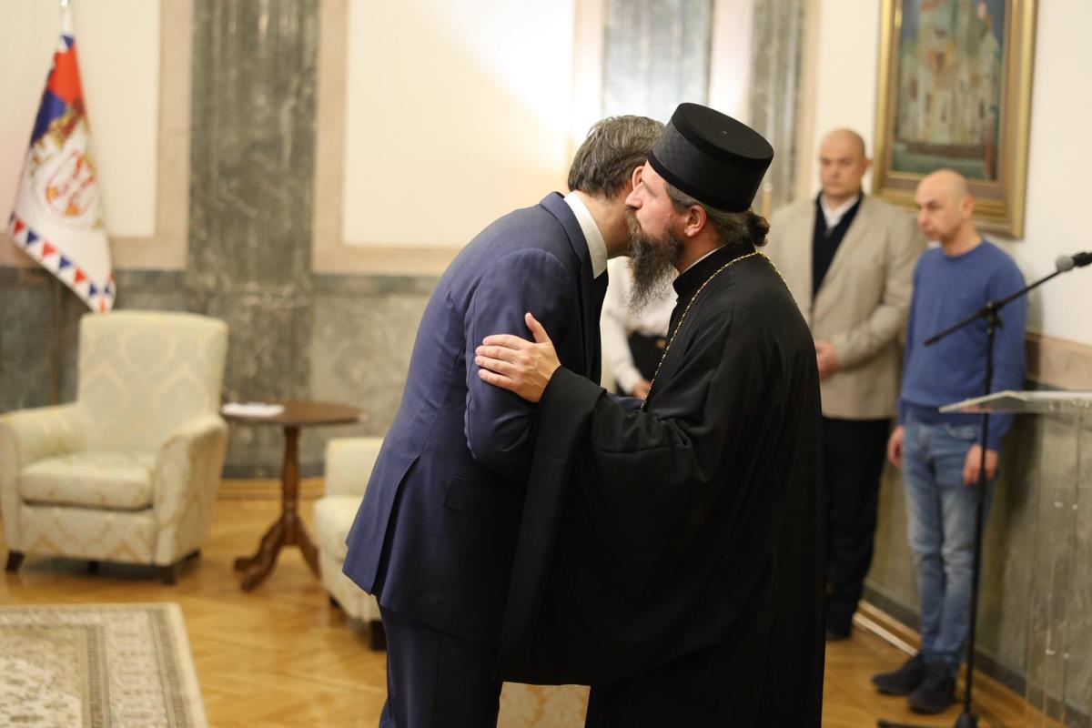 Aleksandar Vučić Episkop Sergije (8).jpeg