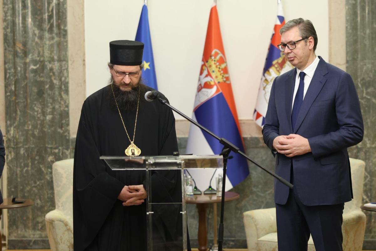 Aleksandar Vučić Episkop Sergije (9).jpeg