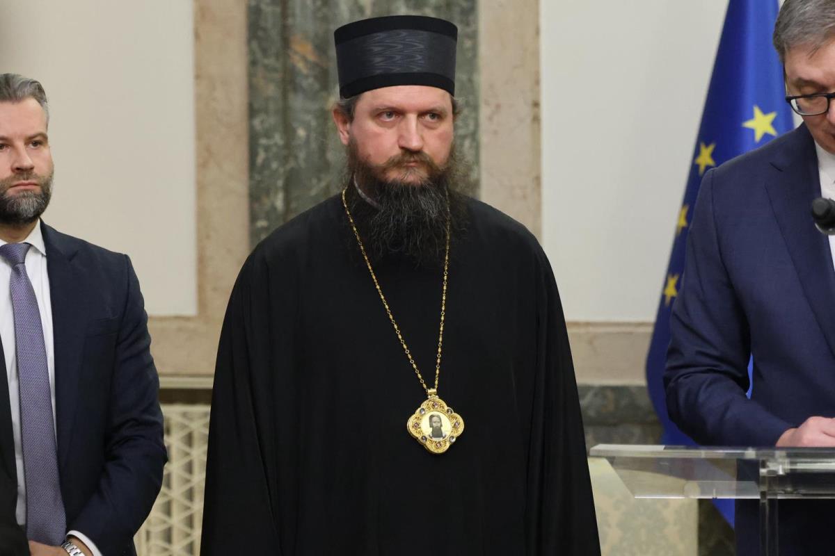 Aleksandar Vučić Episkop Sergije (4).jpeg