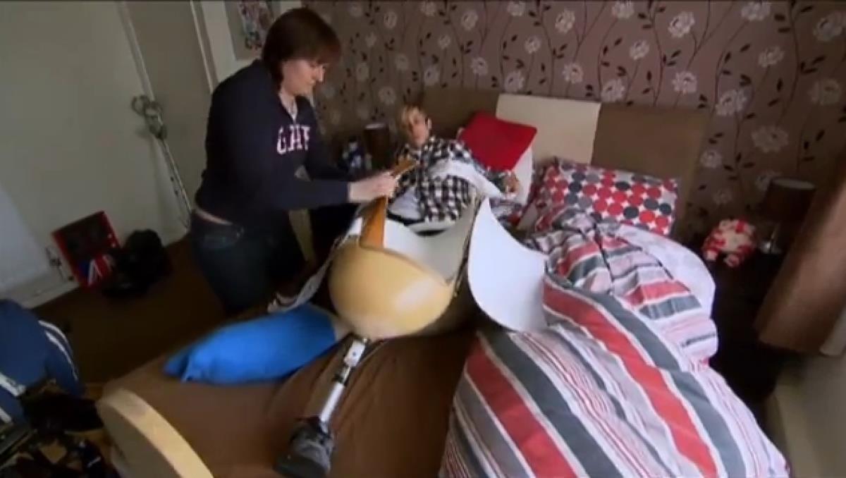 Mendi Selars - žena kojoj noge nisu prestale da rastu