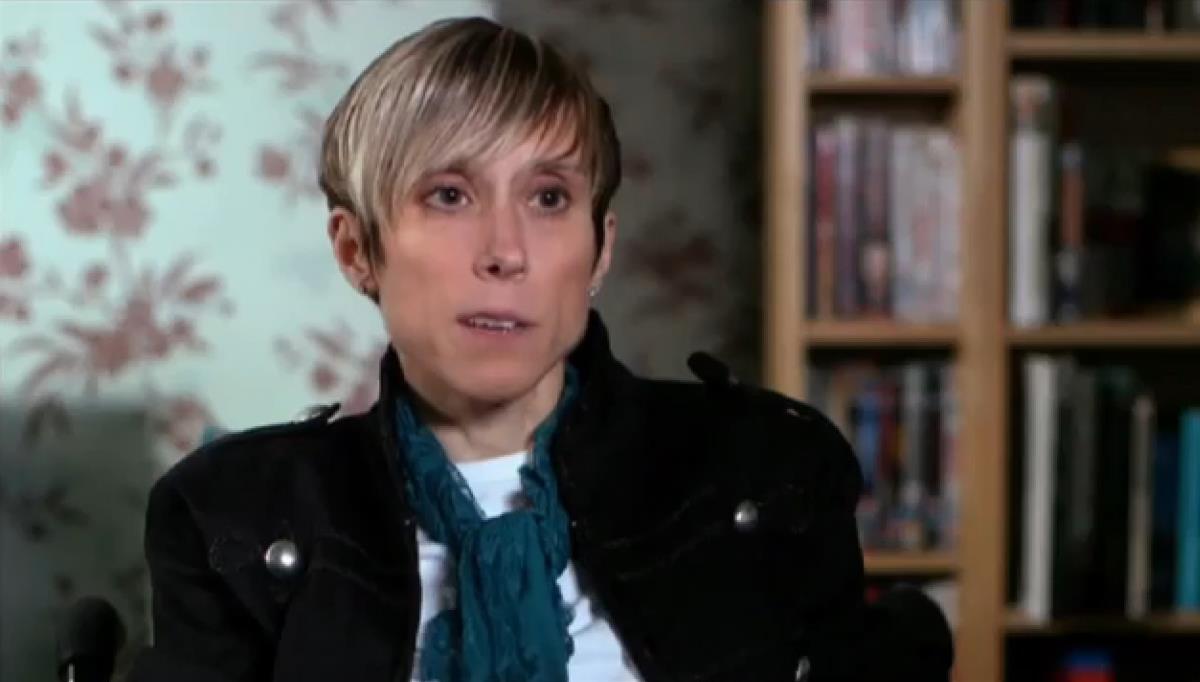 Mendi Selars - žena kojoj noge nisu prestale da rastu