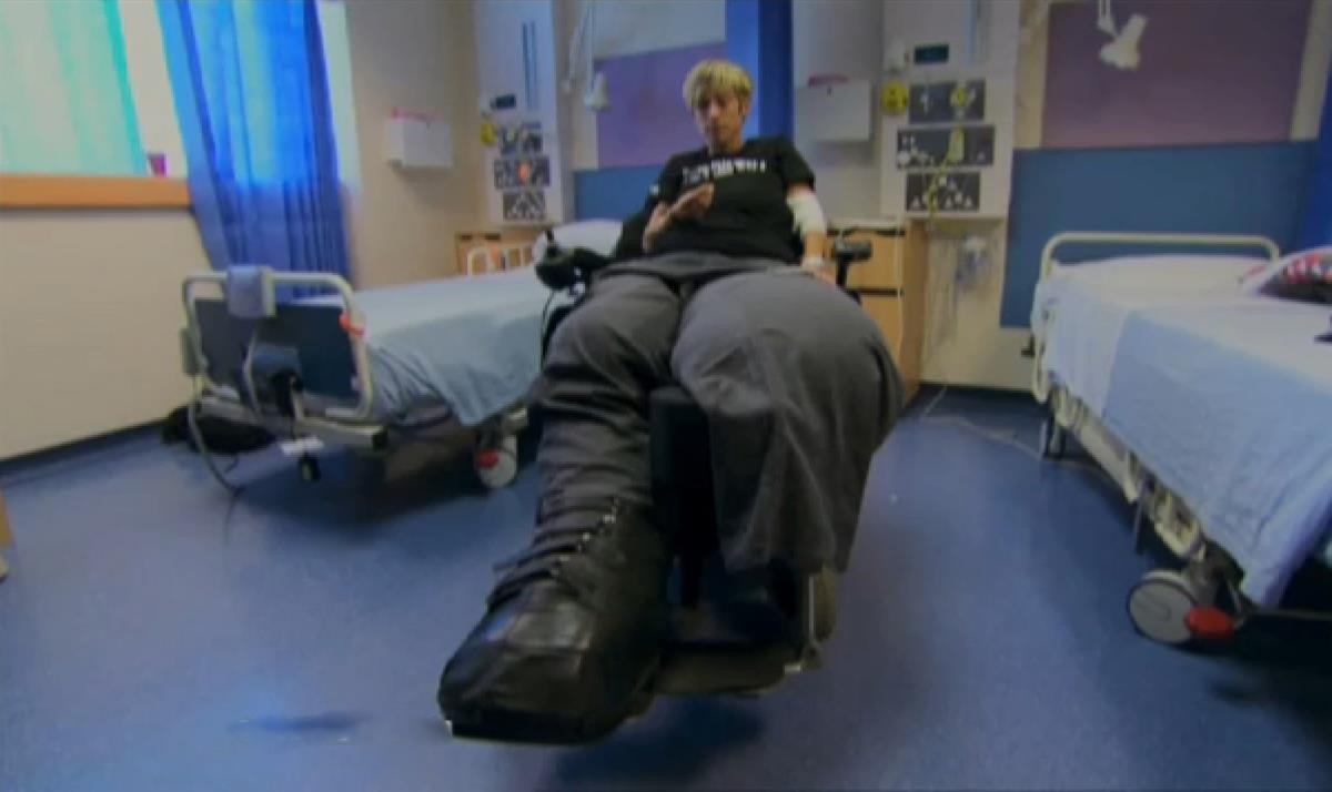 Mendi Selars - žena kojoj noge nisu prestale da rastu