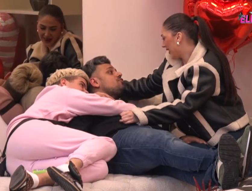 UROŠ I BORA SANTANA RAZMENJUJU NEŽNOSTI PRED SVIMA! Pridružila im se ova cimerka, šok scene u Eliti... (FOTO)