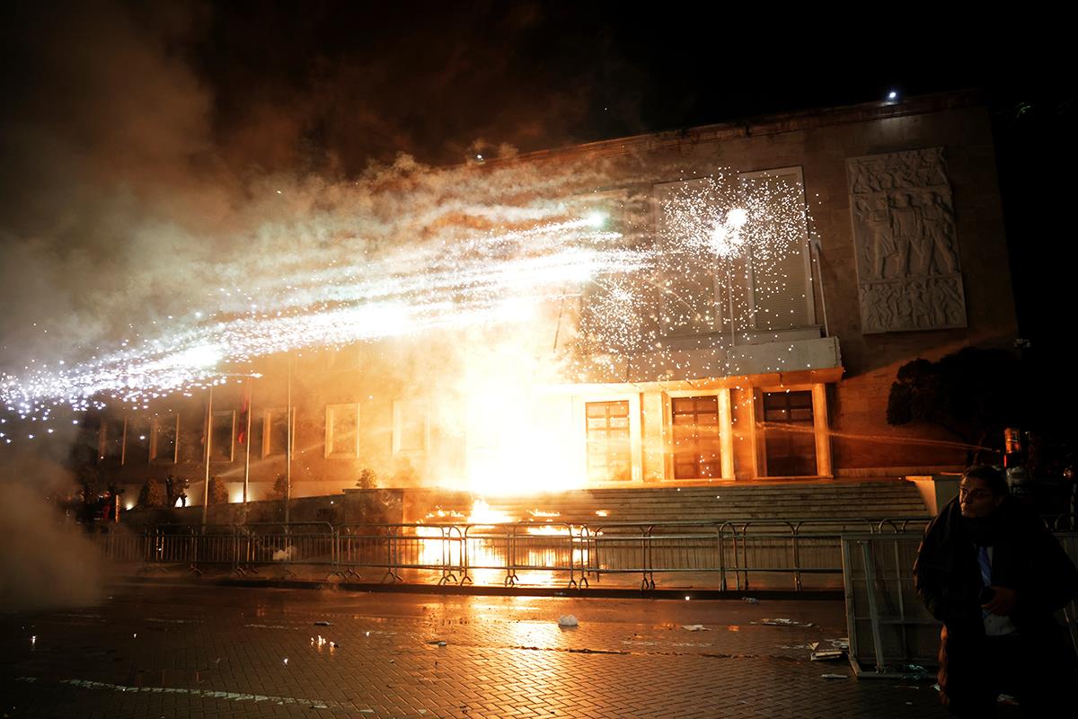 Albanija Tirana neredi protesti   (26).jpg