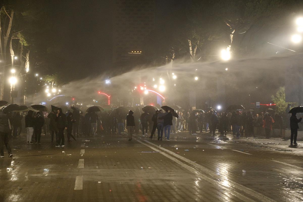Albanija Tirana neredi protesti   (17).jpg