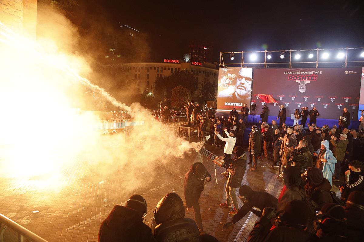 Albanija Tirana neredi protesti   (14).jpg