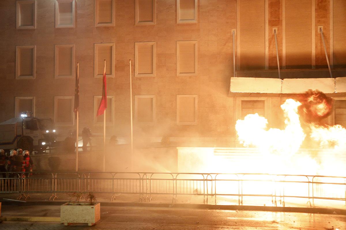 Albanija Tirana neredi protesti   (12).jpg