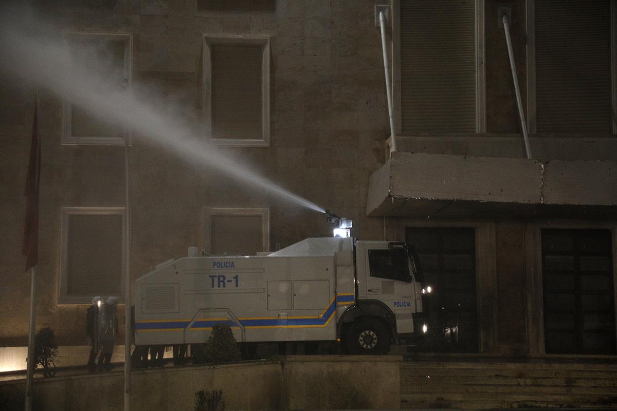 Albanija Tirana neredi protesti   (5).jpg