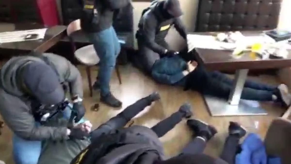 Snimak hapšenje ogranka kavačkog klana u Beogradu (18).jpg
