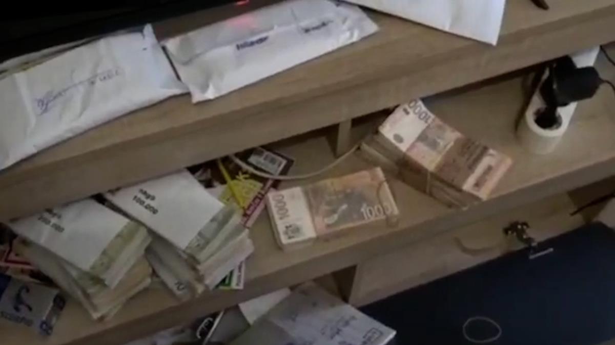 Snimak hapšenje ogranka kavačkog klana u Beogradu (8).jpg