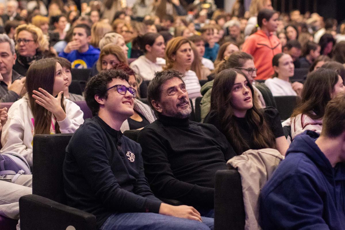 Vojin Ćetković sa ćerkom Verom Ćetković na svečanoj projekciji filma Hajduk u Beogradu
