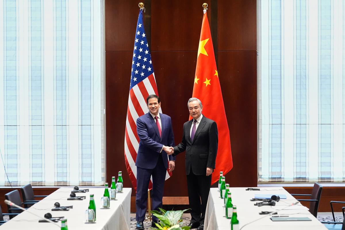 x04 AP Alex Brandon.jpg