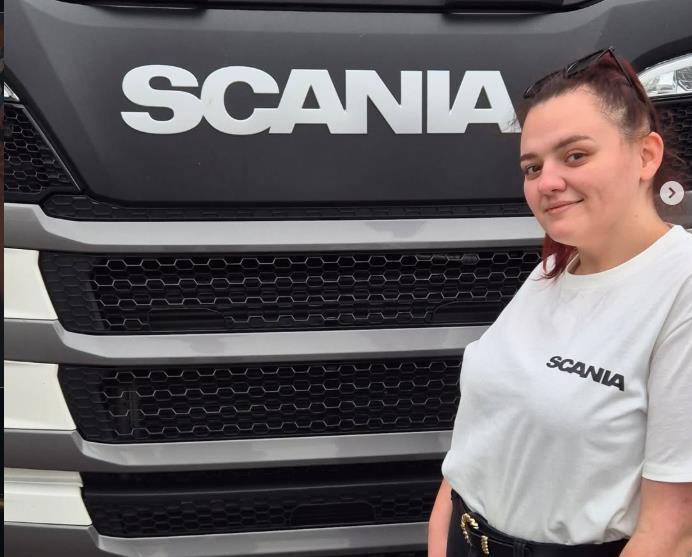 Helena Vekić ima 22 godine i vozi šleper od 40 tona