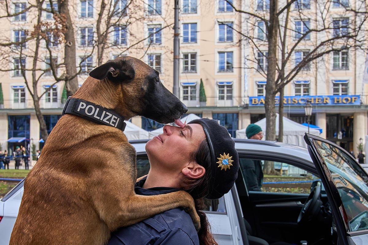 Nemaka bezbednosna konferencija.jpg