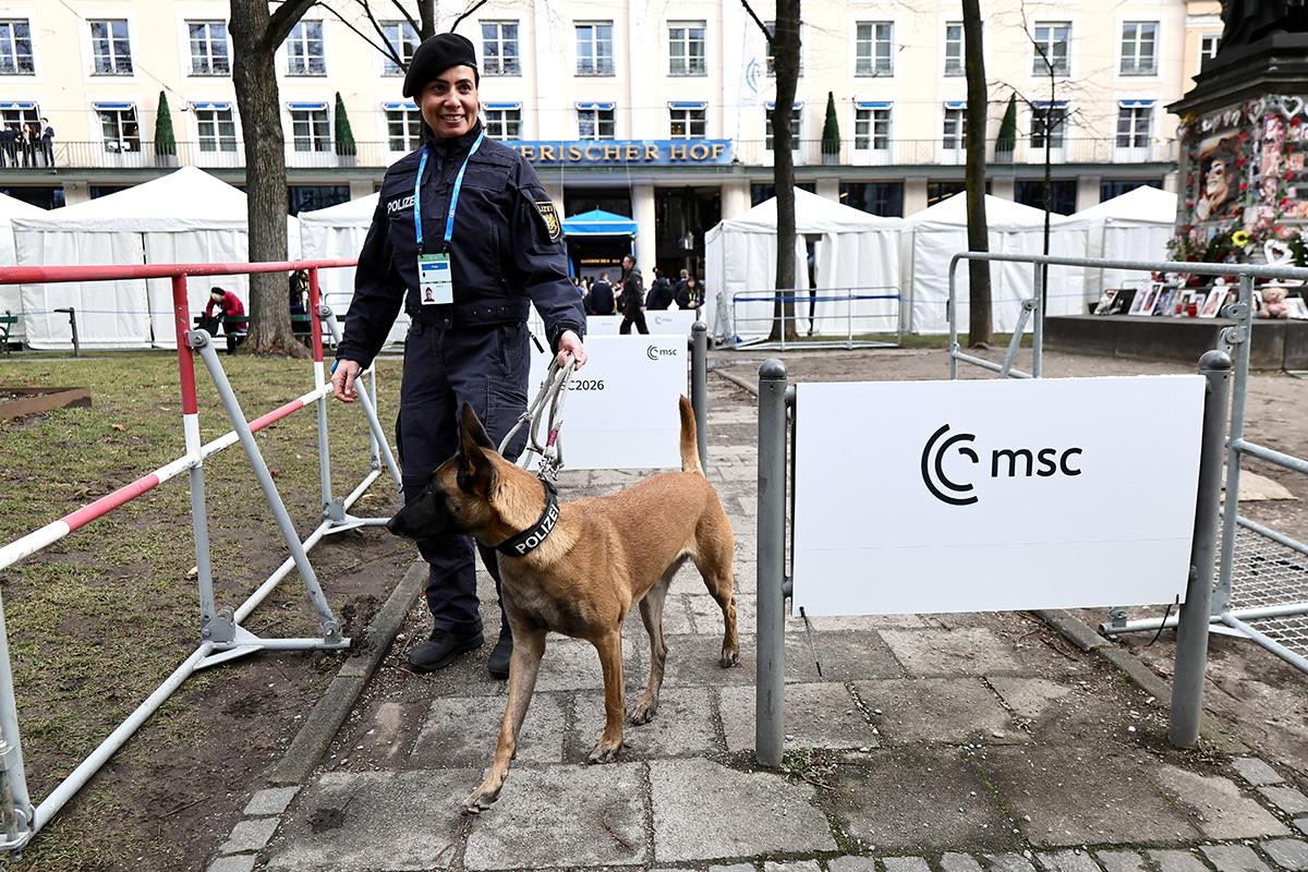 Nemaka bezbednosna konferencija (12).jpg